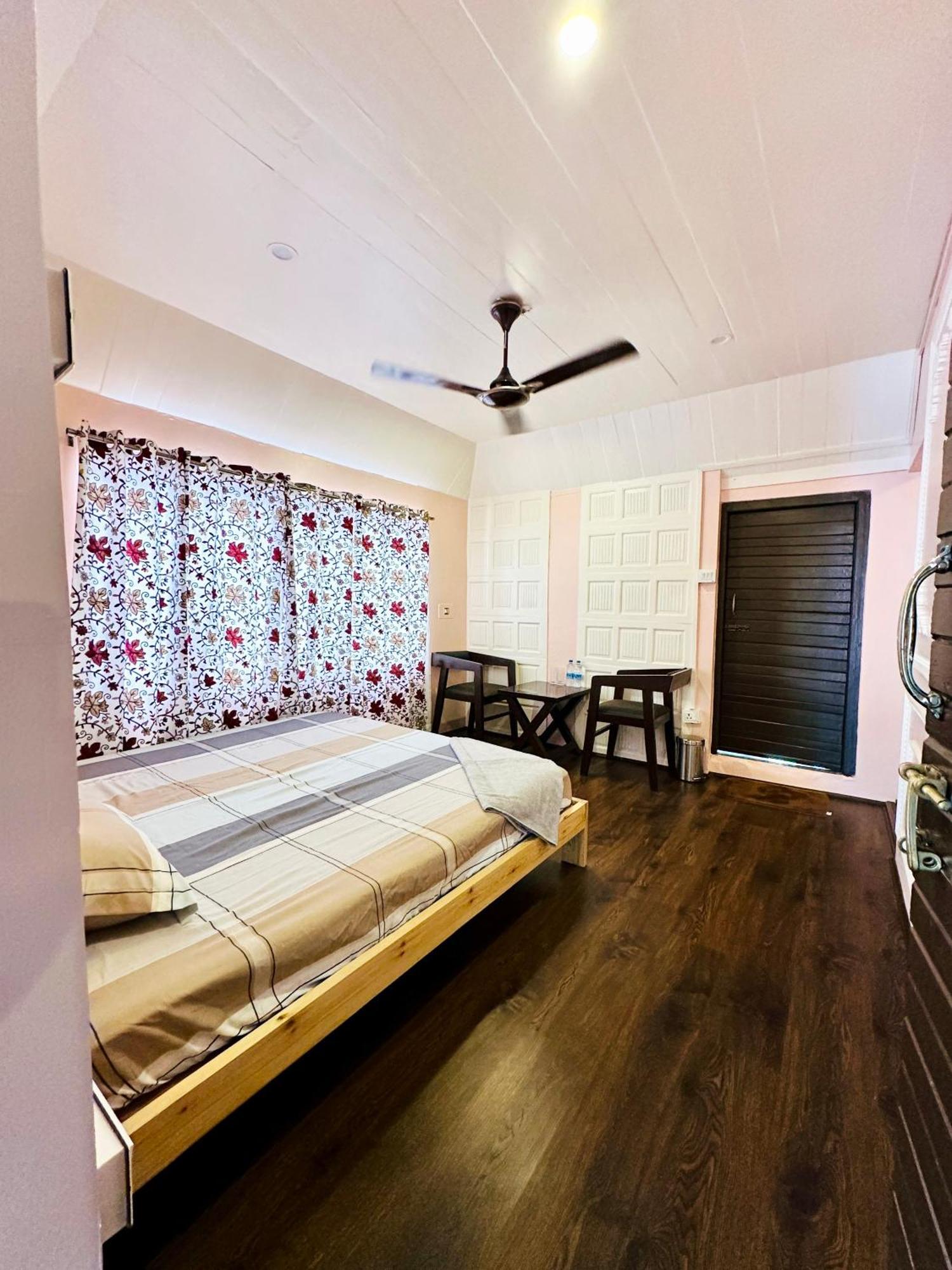 The Chinar Retreat Hut Hotel Srinagar  Luaran gambar