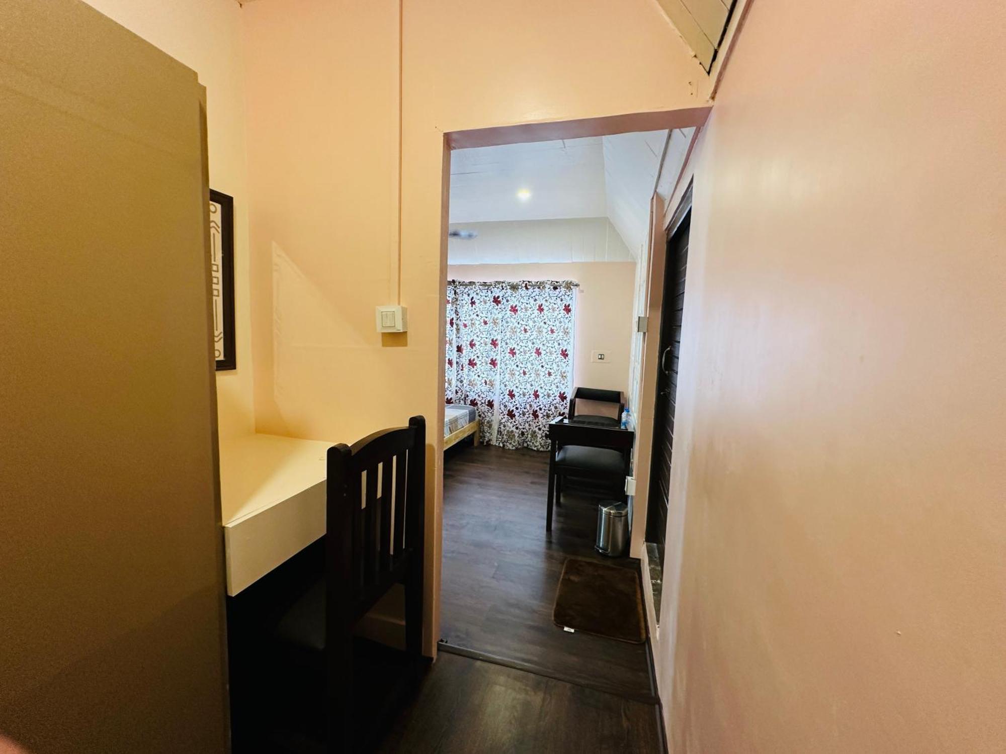 The Chinar Retreat Hut Hotel Srinagar  Bilik gambar